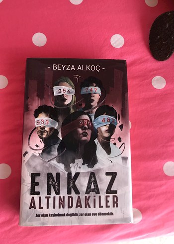 Enkaz Altındakiler - Beyza Alkoç