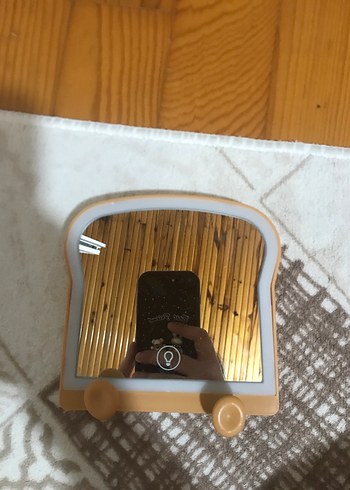 Tost Ekmeği şeklinde makyaj aynası