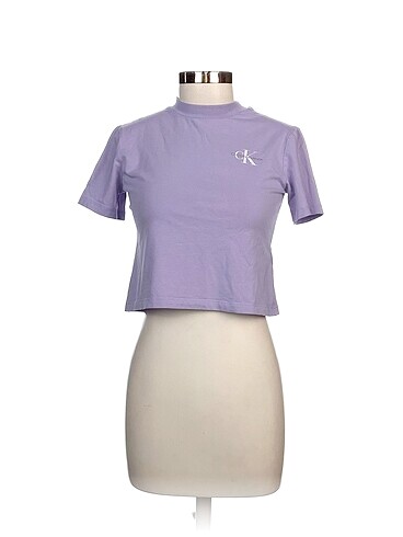 Calvin Klein T-shirt %70 İndirimli.