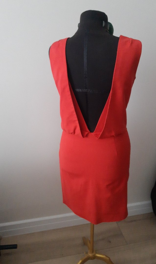 Kolsuz, Yüksek Yakalı Kırmızı Midi Elbise - Görsel 2