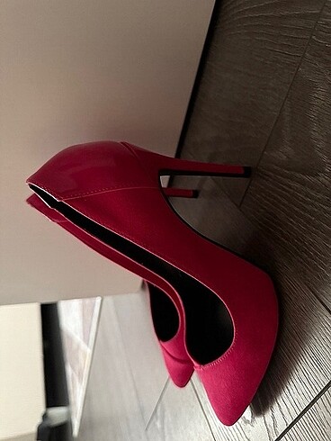 Pembe stiletto