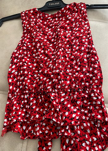 Kırmızı Desenli V Yakalı Kolsuz Bluz - Görsel 2