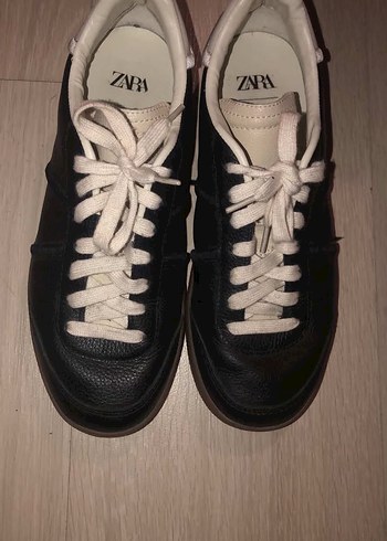 Zara Siyah Bağcıklı Kadın Spor ayyakabı hic giyilmedi