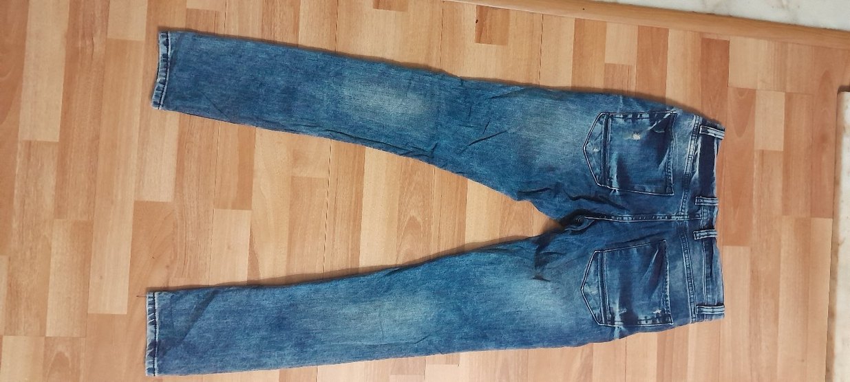 Diz Altı Yırtık Detaylı Mavi Kot Pantolon - Görsel 2