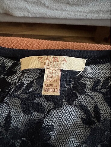 Zara Zara siyah dantelli beyaz elbise