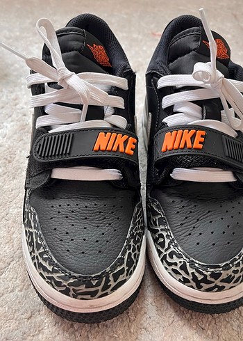 Nike Siyah Gri Yılan Desenli Basketbol Ayakkabısı - Görsel 5