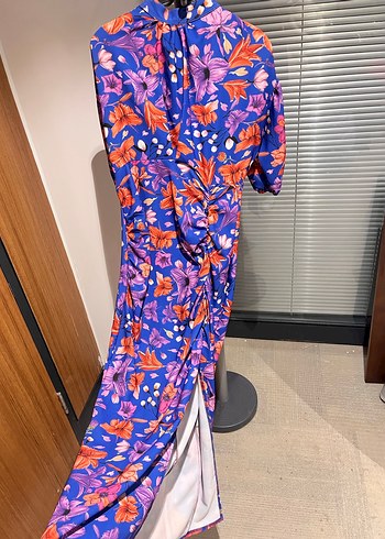 Çiçekli Elbise - Görsel 4