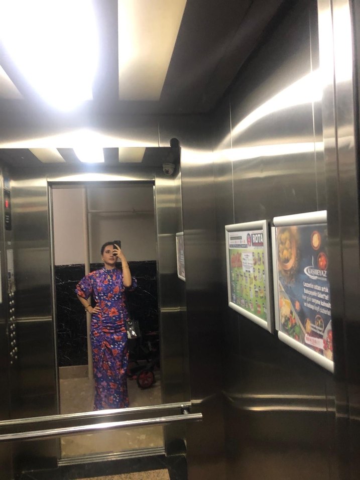 Çiçekli Elbise - Görsel 2