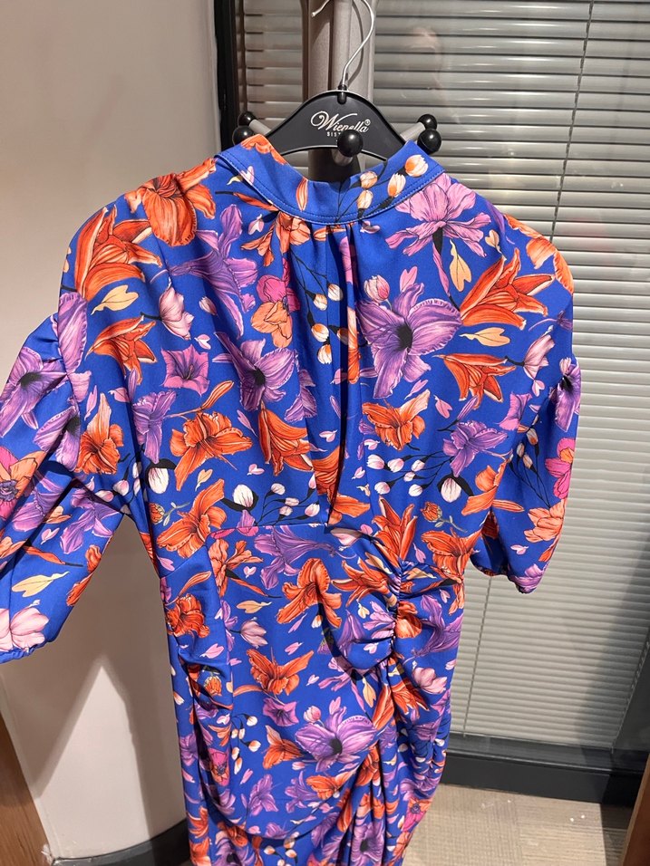 Çiçekli Elbise - Görsel 5