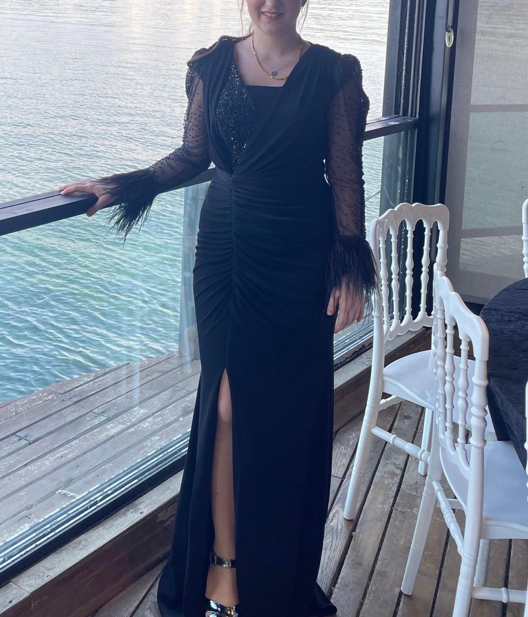 Uzun Siyah Gotik V Yakalı Abiye Elbise - Görsel 2