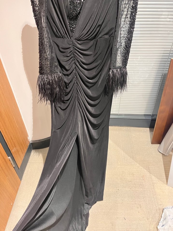 Uzun Siyah Gotik V Yakalı Abiye Elbise - Görsel 4