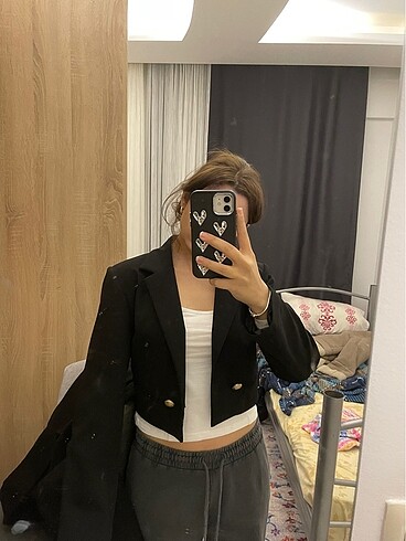 Kısa blazer ceket.
