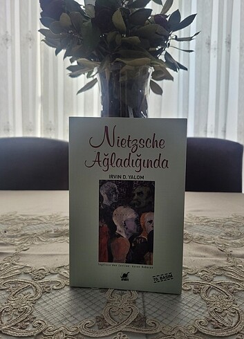 NİETZSCHE AĞLADIĞINDA