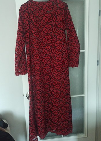 Kırmızı Dantel Detaylı Uzun Kadın Elbise - Görsel 2