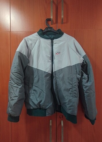 Nike Mont