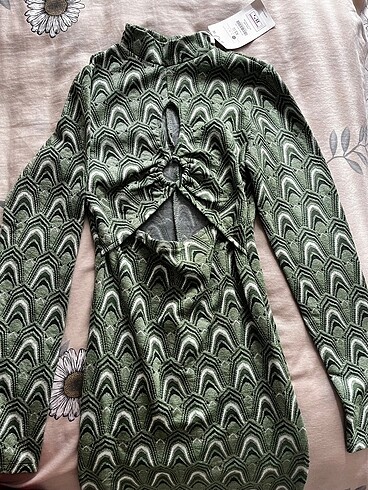 xs Beden Bershka elbise