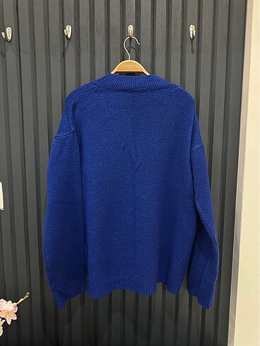 Dilvin Lacivert oversize v yaka kazak