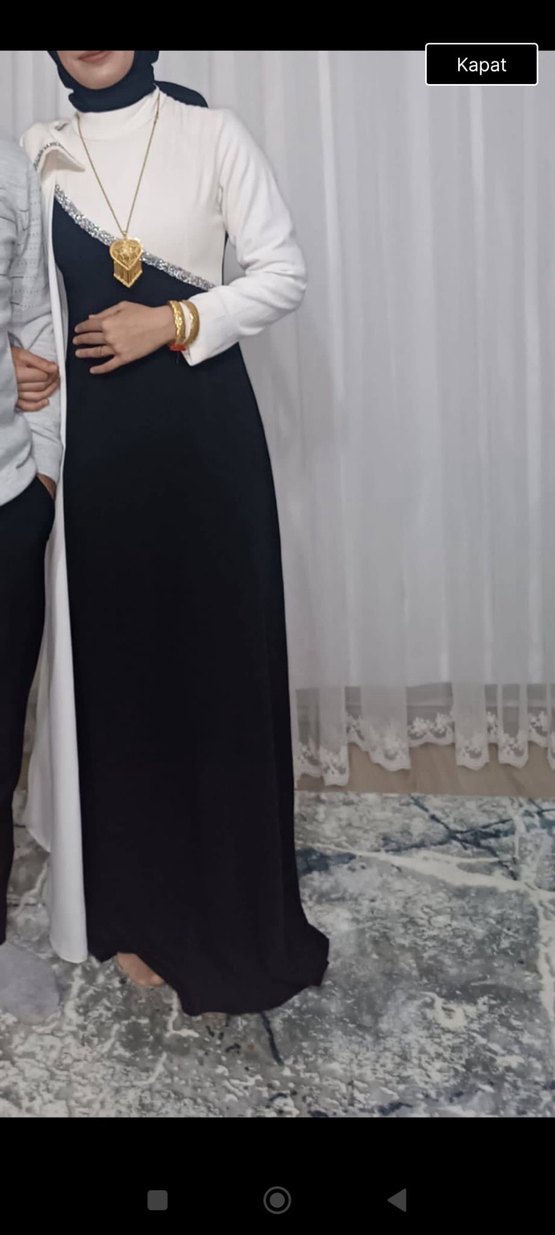 Beyaz Drapeli Uzun Kadın Elbise - Görsel 2