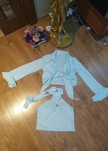 36 Beden Trukuaz mavisi crop takımı