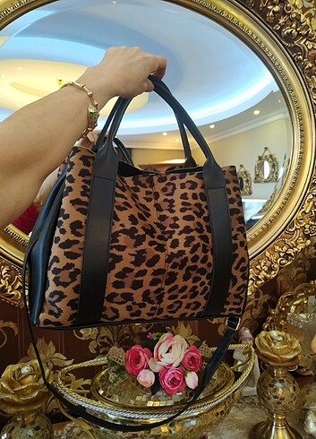 Leoparlı kol çantası 0 dır
