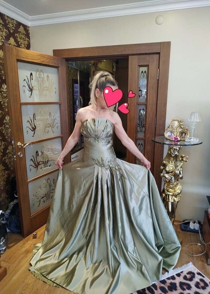 Yeşil saten straplez  işlemeli kuyruklu 38 beden kuyruklu tuvale - Görsel 5