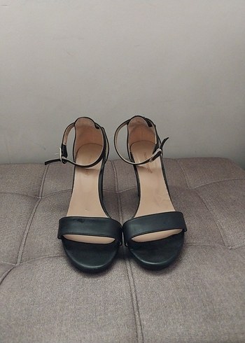 Topuklu ayakkabı - Görsel 2