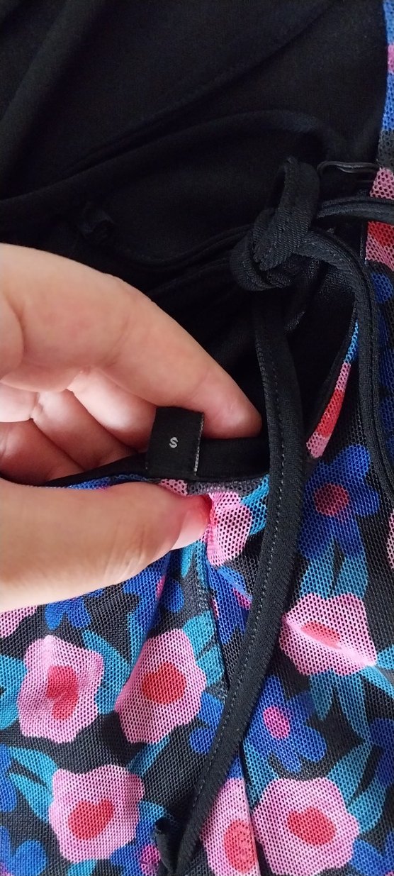 çicekli sırt dekolteli elbise - Görsel 5