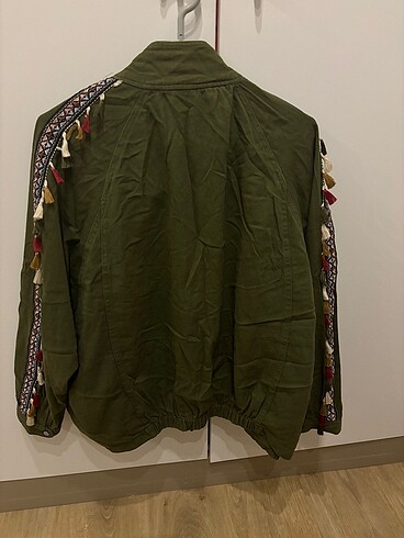 m Beden haki Renk Zara model ince parka