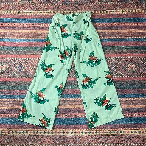 Dökümlü pantolon