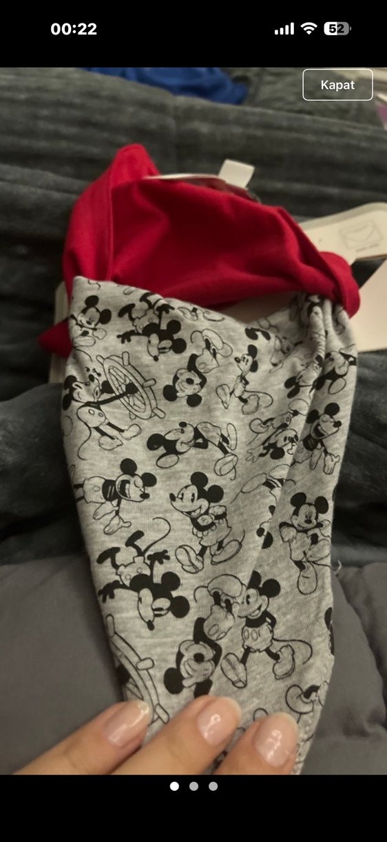 Kırmızı Desenli Bebek Önlüğü - Görsel 2