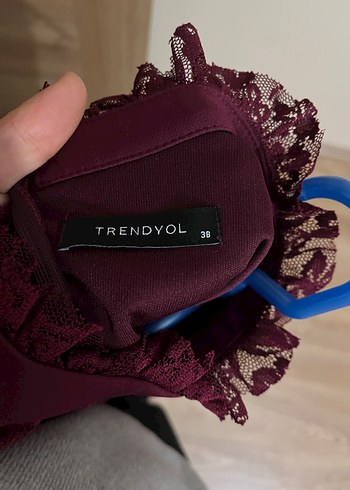 Bordo Dantel Detaylı Midi Elbise - Görsel 4