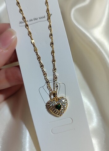 swarovski Çelik kolye