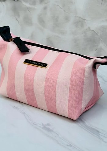 Victoria's Secret Pembe Çizgili Makyaj Çantası