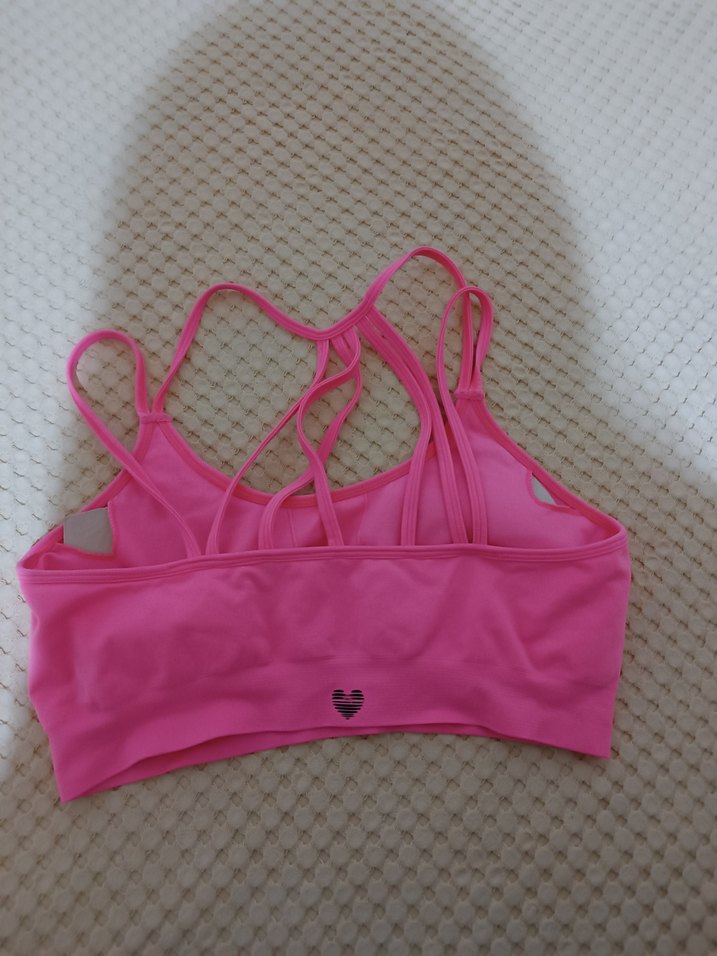 Pembe sporcu atleti - Görsel 4