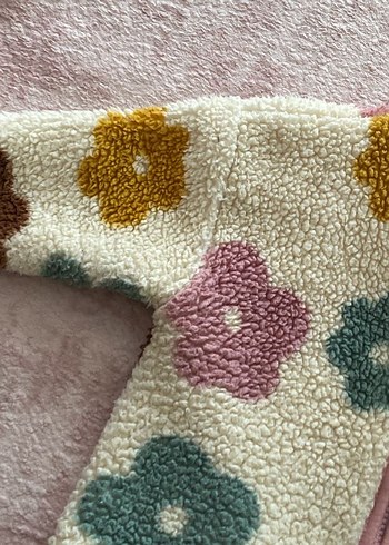 Çiçek Nakışlı Renkli Kız Çocuk Polar Ceket - Görsel 2