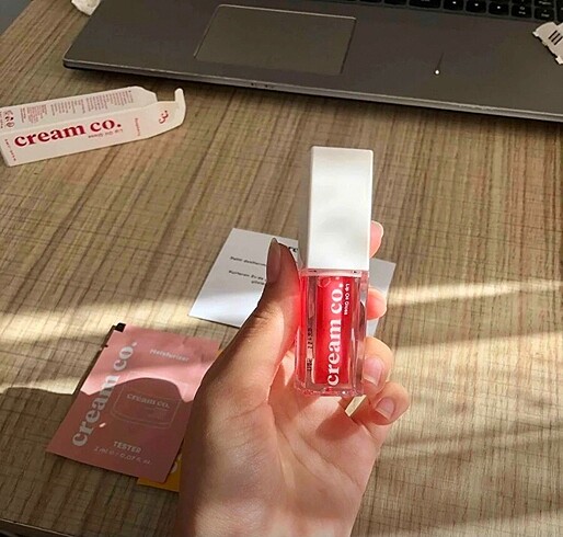 Cream co. Dudak