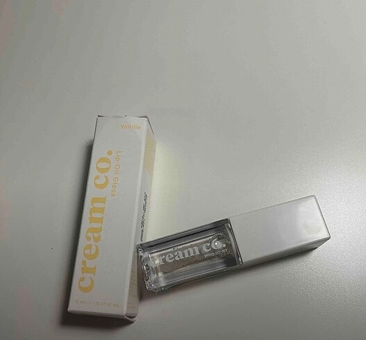 Cream co. Dudak