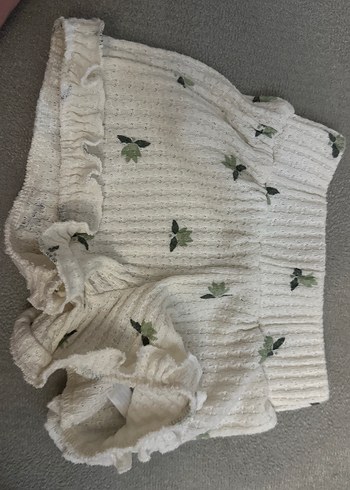 Nakışlı Örgü Beyaz Kız Bebek Takımı - Görsel 3