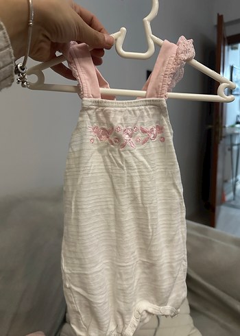 Civil Nakışlı Fırfırlı Pembe Bebek Tulumu - Görsel 2