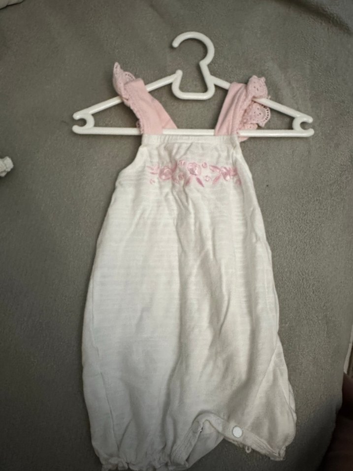 Civil Nakışlı Fırfırlı Pembe Bebek Tulumu - Görsel 3