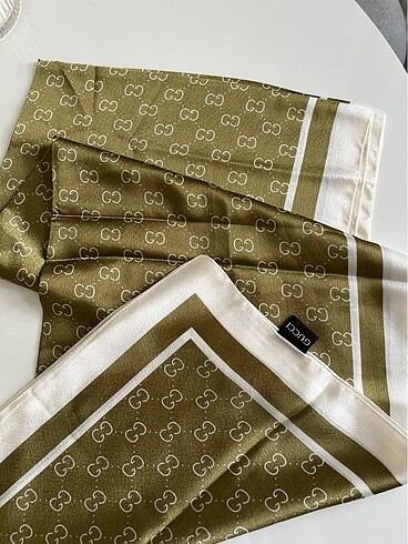 Guccı şal - Görsel 2