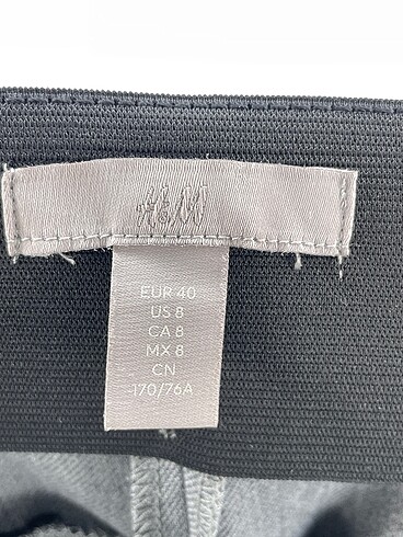 40 Beden gri Renk H&M Kumaş Pantolon %70 İndirimli.