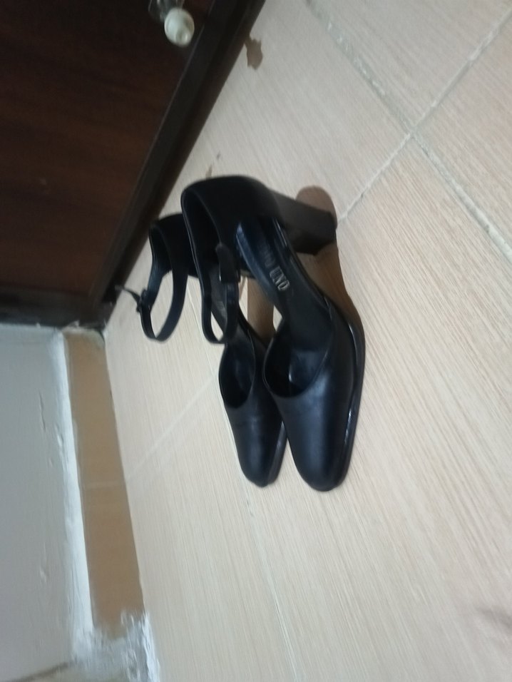 Siyah Tokalı Klasik  Topuklu Kadın Ayakkabı - Görsel 2