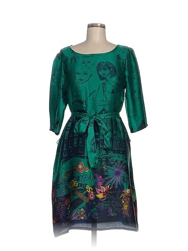 Desigual Kısa Elbise %70 İndirimli.