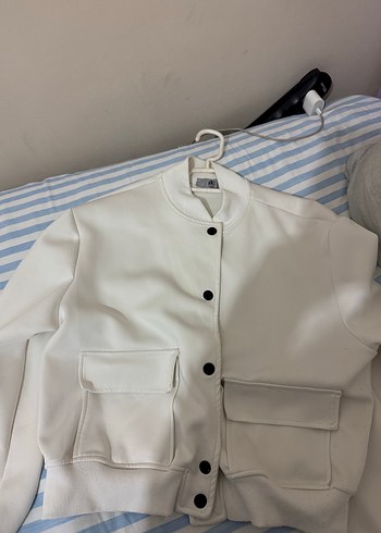 Düğmeli Beyaz Kadın Midi Ceket - Görsel 4