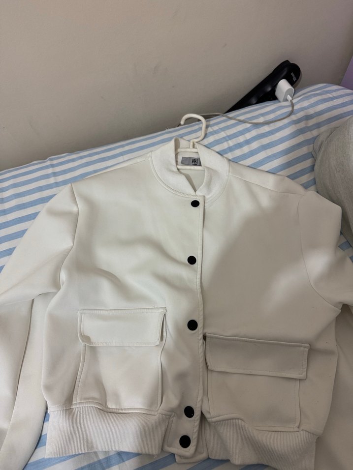 Düğmeli Beyaz Kadın Midi Ceket - Görsel 4