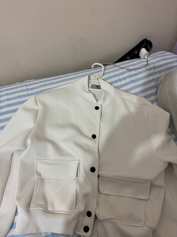 Düğmeli Beyaz Kadın Midi Ceket - Görsel 3