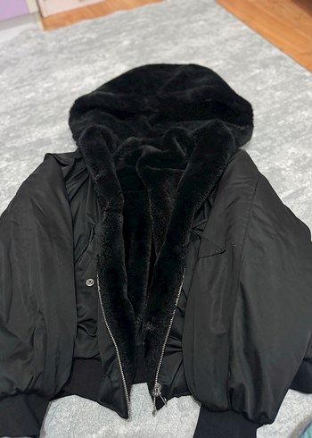 Siyah Kapüşonlu Kadın Kışlık Mont - Görsel 3