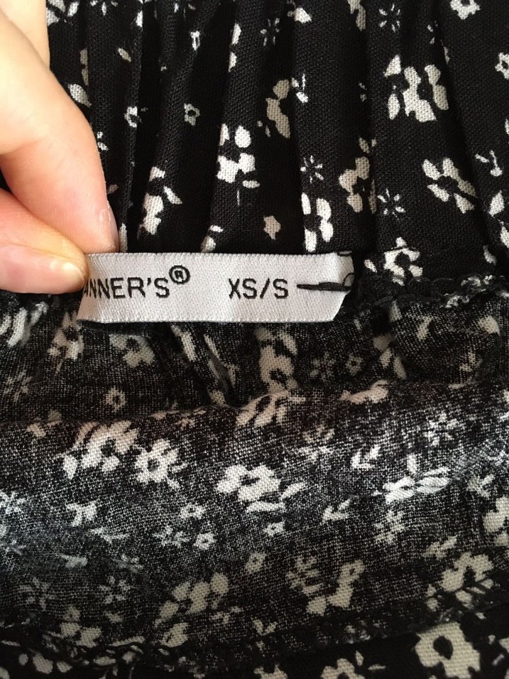 Siyah Çiçekli Şort Etek - Görsel 2