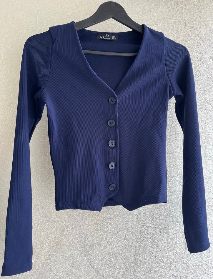 V Yaka Mor Düğmeli Kadın Hırka - Görsel 2